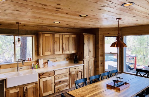 Show Low Cabin | Luxury Remote Cabin on the national forest, HUGE Game room, Hot Tub & more