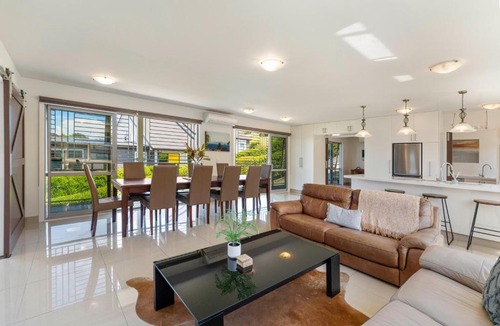 Taupo House | Luxury Retreat, amazing swim spa, wifi,central location