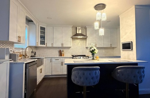 North Lindenhurst House | Luxury Retreat with Pool, Jacuzzi, Game Room & Backyard Oasis