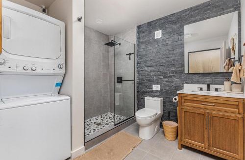 Shenandoah House | Luxury River Dome - Hot Tub, Sauna, Riverfront, Wifi