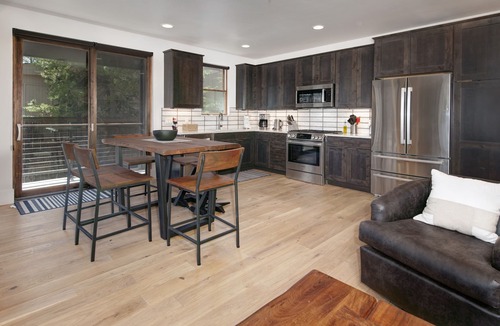 Silverthorne Condo | Luxury Riverside Condo 5 minutes off I70. Two king beds, well equipped kitchen.