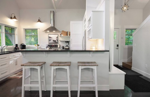 Ingalls House | Luxury Riverside Cottage: 2 Kayaks, ATV Trails
