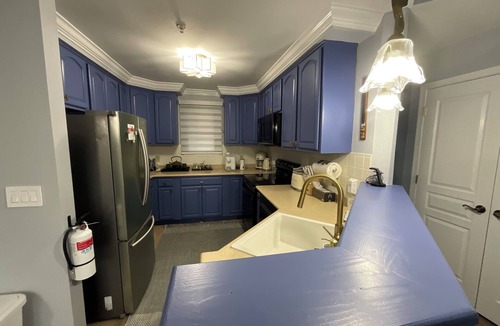 Vernon Condo | Luxury Romantic Gateway