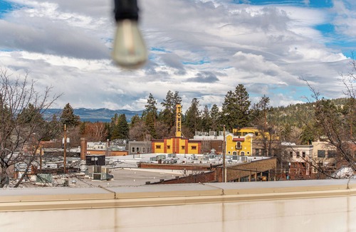 Bend Condo | Luxury Rooftop Condo in the Heart of Downtown Bend, Cascade Mountain views