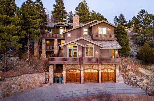 Flagstaff House | Luxury Rustic Home w/views, On trails. Only 5 min to town and 30 min to skiing!