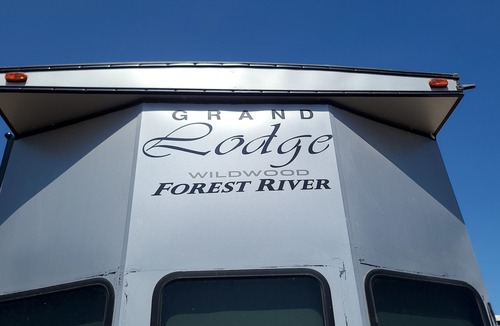 Eagle Pass House | Luxury RV with full kitchen sleeps family of 6 inside fenced property
