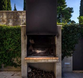 Split Villa | Luxury seafront Villa Castello Split near Old Town with private pool