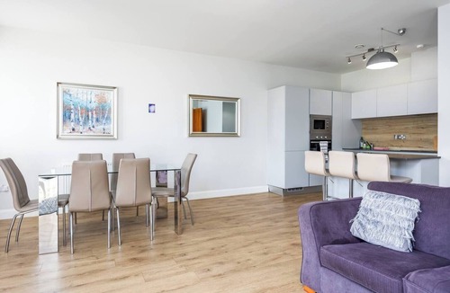 Sutton Cross Apartment | Luxury Seaview 2BR Apartment in South Dublin, 15 min walk to the sea