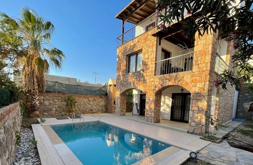 Yalikavak Villa | Luxury self catering 3 bedroom private holiday villa with private swimming pool.