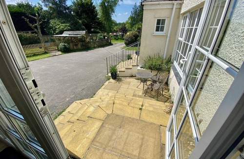 Tregony Apartment | Luxury Self Contained Studio on the Roseland Peninsula. En-suite, Parking, Wifi