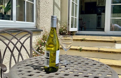 Tregony Apartment | Luxury Self Contained Studio on the Roseland Peninsula. En-suite, Parking, Wifi