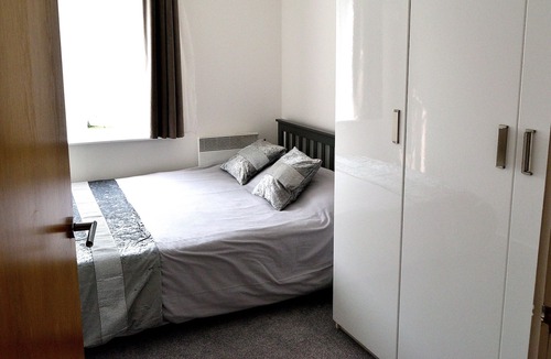 Hillingdon Apartment | Luxury Serviced Heathrow Airport,2 Bed Apartment,Free Parking+Gym