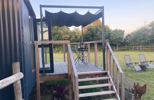 Dragey-Ronthon Cabin | Luxury shepherd's hut near the beach