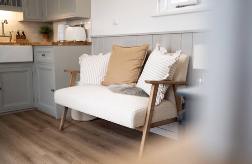 Pattiswick Apartment | Luxury Shepherds Hut, outdoor area and hot tub
