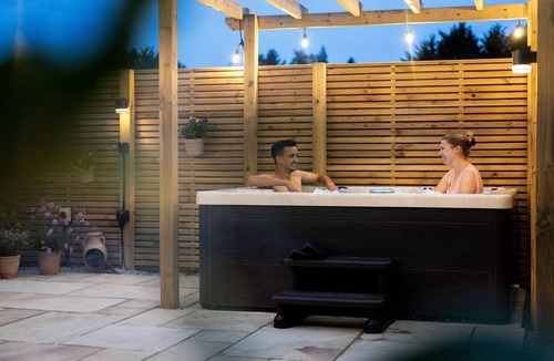 Pattiswick Apartment | Luxury Shepherds Hut, outdoor area and hot tub