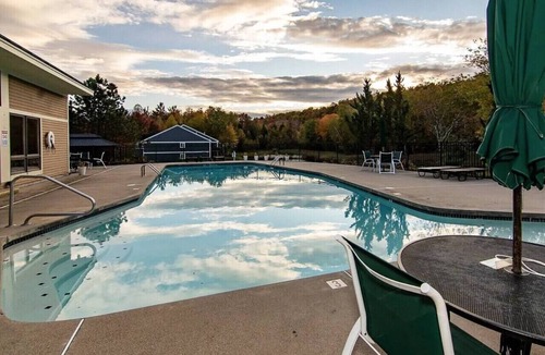 Lincoln House | Luxury Ski Condo- Forest Ridge