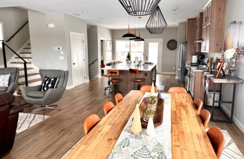Riverside House | Luxury Ski Home | Sauna | Views | Dogs | Trail Access