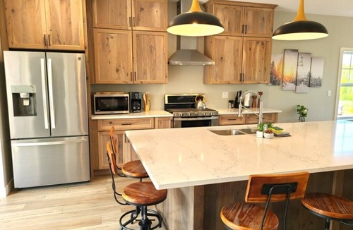 Riverside House | Luxury Ski Home | Sauna | Views | Dogs | Trail Access