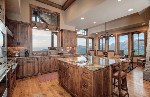 Big Sky House | Luxury Ski in/Ski Out home in Big Sky with private hot tub & epic views.
