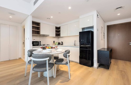 Za'abeel 2 Apartment | Luxury Skyline View 1BR | Pool, Gym, Parking, Concierge & Near Metro