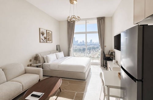 Al Barsha Apartment | Luxury Skyz Studio | Pool Gym Balcony Near Miracle Garden
