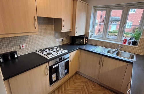 Solihull Apartment | Luxury Solihull 2-BR Apartment near BHX, NEC, Resorts World, BP Pulse & JLR