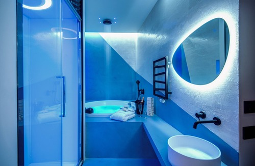 Cinecitta House | LUXURY SPA APARTMENT (private Spa)