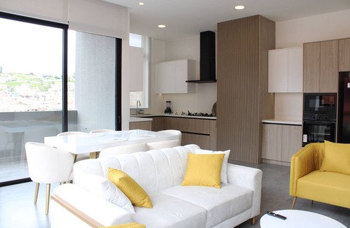 San Sebastian Apartment | Luxury & Spacious 3BR Penthouse in Puertas del Sol - Av Ordóñez Lasso