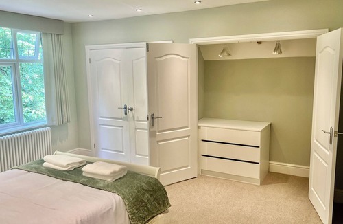 Mapperley Apartment | Luxury Spacious Apartment Sherwood Sleeps 8