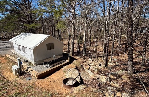Delta RV Rental | Luxury Spacious Glamping, Lake View, Grill, Pool, Pet Friendly, Swim