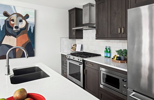 Canmore Condo | Luxury Spring Creek Condo - Hot Tub, Free Park Pass, Views, Walkable