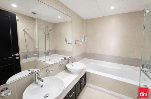 Jumeirah Village Circle Apartment | Luxury Stay , Pool,Gym & Jacuzzi Hotel Style Living
