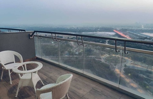 Noida Apartment | Luxury Stay Supernova