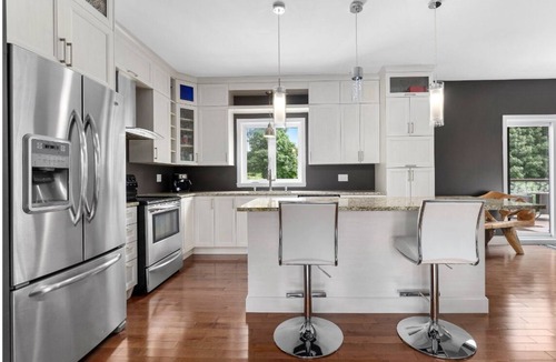Boischatel House | Luxury Stay with Epic Views – Prime Location Near Old Quebec n Montmorency Falls