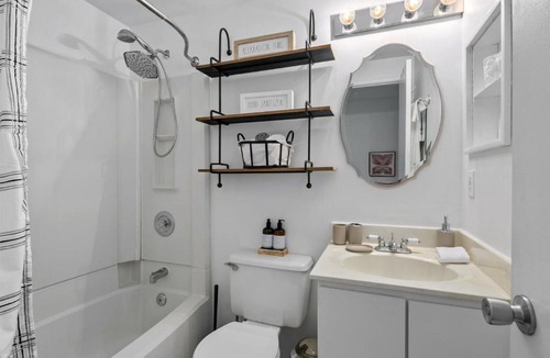 Countryside House | Luxury Sterling townhome - Private, Self checkin