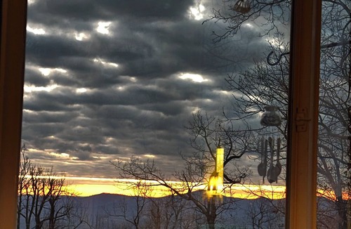Afton Apartment | Luxury Studio/1 Bdrm. w/Blue Ridge Mtn. Views, Dog Friendly, W/D, 3 min. To I-64