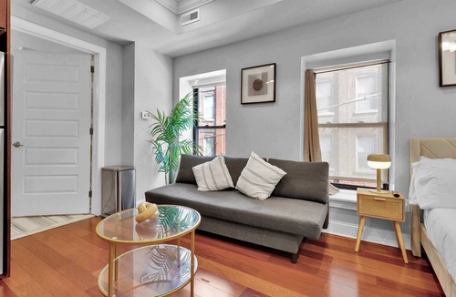 Northern Liberties Apartment | Luxury Studio | 2 Beds | Northern Liberties