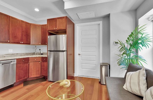 Northern Liberties Apartment | Luxury Studio | 2 Beds | Northern Liberties