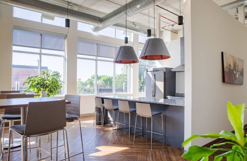 Lower East Side Apartment | Luxury Studio Apt Near Brady St with Balcony and Lake View