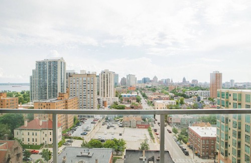 Lower East Side Apartment | Luxury Studio Apt Near Brady St with Balcony and Lake View