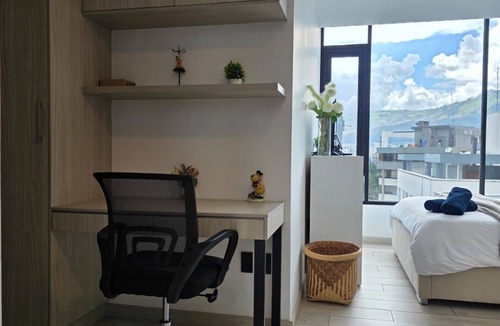 La Carolina Apartment | Luxury Studio in Harmony - Best Area Quito, Pool, Gym & Fast WiFi