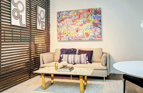 Greater Heights Apartment | Luxury Studio in Vibrant Houston Heights Retreat