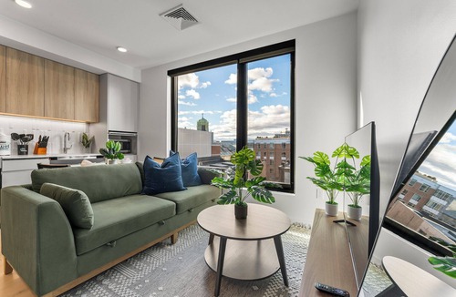 D Street - West Broadway Apartment | Luxury Studio Next to Broadway rm2a