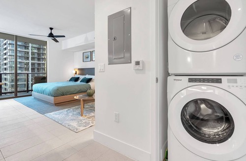 Downtown Miami Apartment | Luxury Studio on 25th Floor Stunning City Views in Downtown Miami