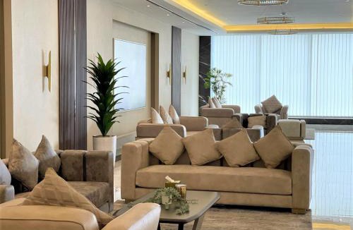 Dubai Sports City Apartment | Luxury Studio Pool & Gym Access in Dubai Sports City