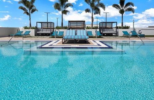 Doral Apartment | Luxury Studio Suite w/Partial Golf View & Pool