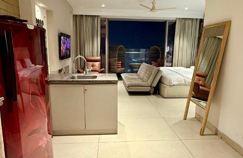 Gurugram Apartment | Luxury Studios Key 3