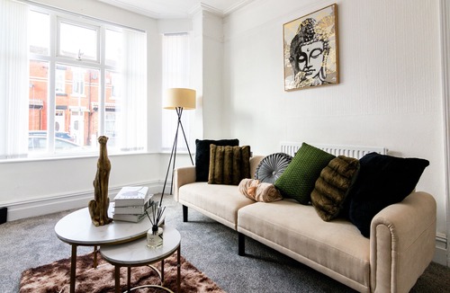 Levenshulme House | LUXURY & STYLISH HOME IN MANCHESTER CITY CENTER/FREE WIFI & SNACKS/CO-OP ARENA
