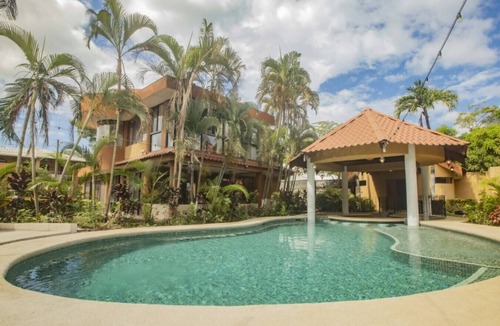 Coco Cabin | Luxury Suite beautiful gardens pool jacuzzi boutique hotel