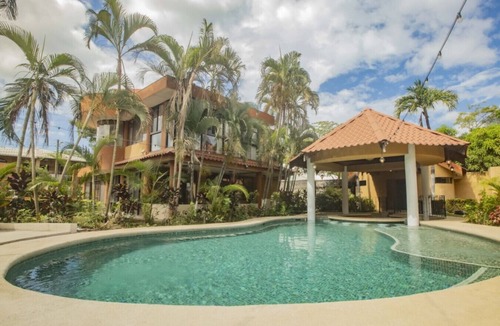 Coco Cabin | Luxury Suite beautiful gardens pool jacuzzi boutique hotel